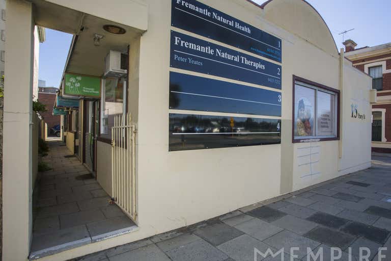 3/15 Parry Street Fremantle WA 6160 - Image 3
