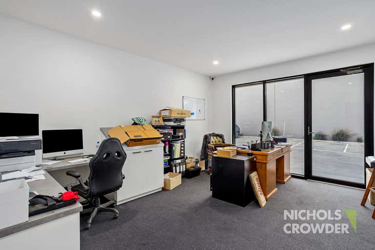 4/20 Carbine Way Mornington VIC 3931 - Image 2