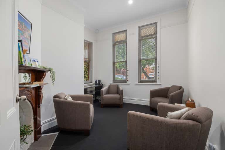 566 Englehardt Street Albury NSW 2640 - Image 2