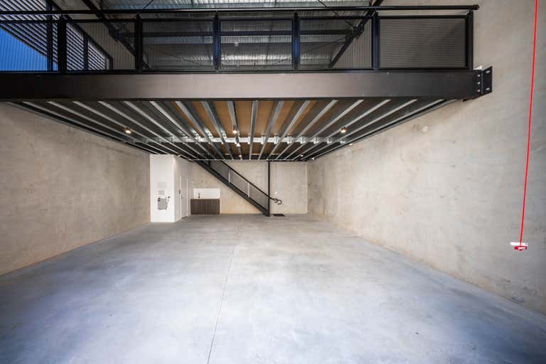 7/5 Bailey Crescent Southport QLD 4215 - Image 3