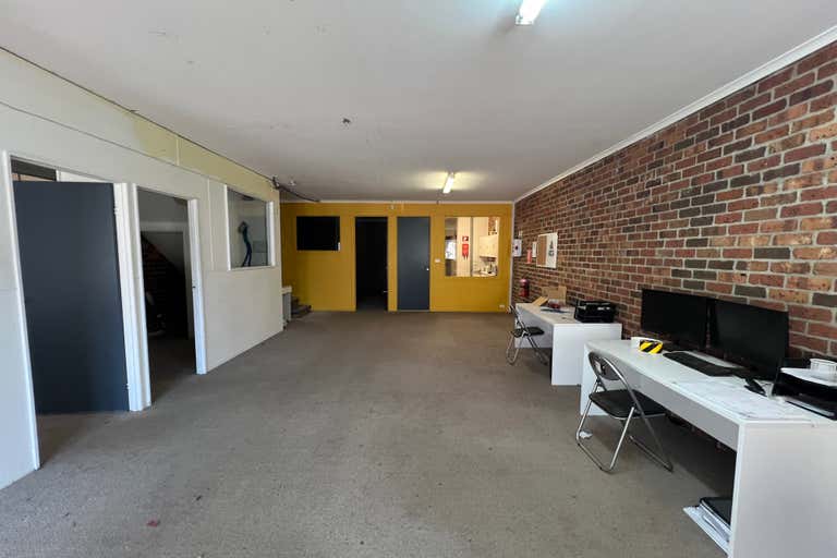 Unit 4, 33 Lorn Road Queanbeyan NSW 2620 - Image 4