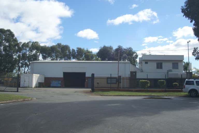 12 GRANITE PLACE Welshpool WA 6106 - Image 2