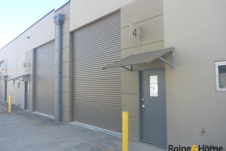 Unit 4, 18 Acacia Avenue Port Macquarie NSW 2444 - Image 1