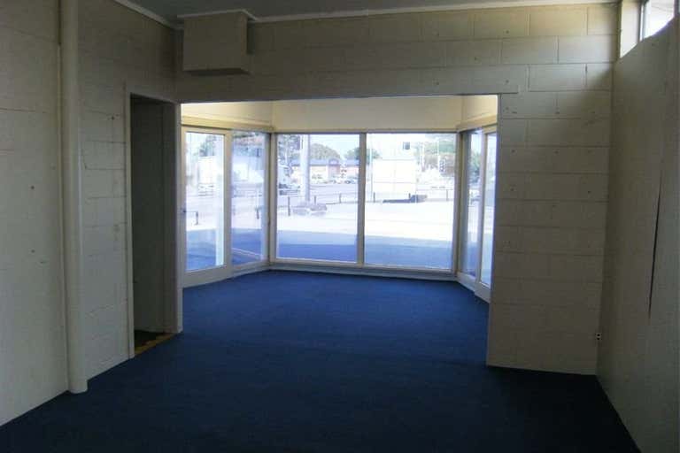 25 Ingham Road West End QLD 4810 - Image 4