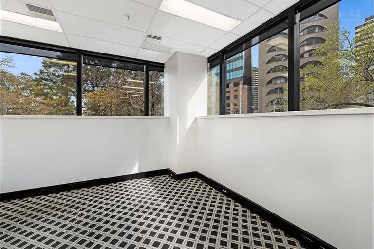 128/1 Queens Road Melbourne VIC 3000 - Image 3