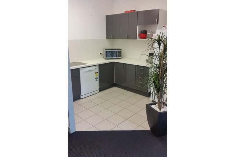 Berwicks Business Centre, Suite 2, 193 Ferry Road Southport QLD 4215 - Image 4