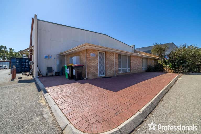 1/12 Dickens Place Armadale WA 6112 - Image 2