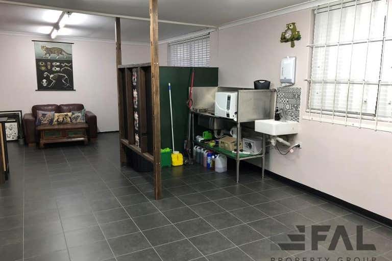 Suite  J, 399 Honour Avenue Graceville QLD 4075 - Image 4