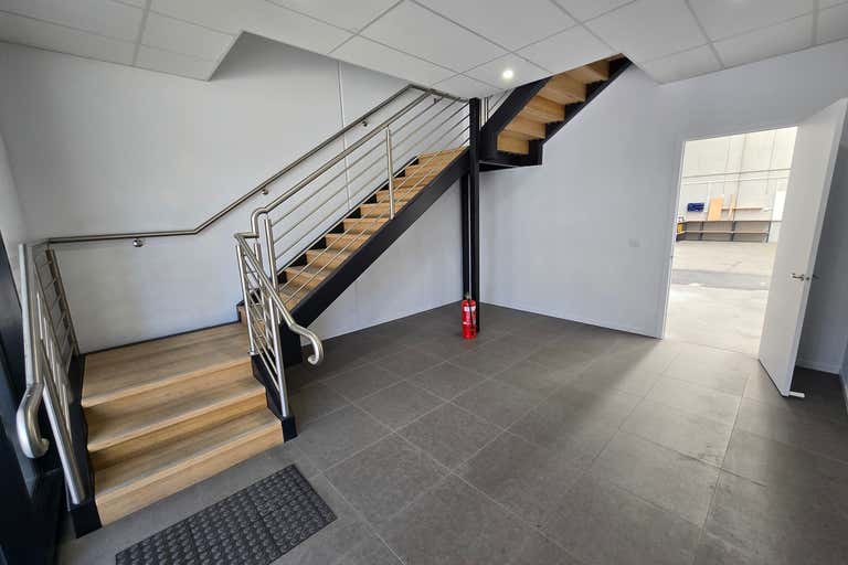 4/27 Industrial Circuit Cranbourne West VIC 3977 - Image 2