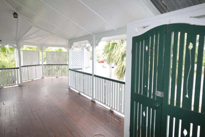 DEWAR HOUSE, 180 DENHAM ST Allenstown QLD 4700 - Image 2