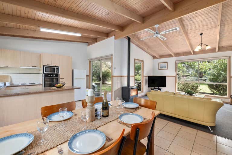 Halls Haven Holiday Units, 2103 Grampians Road, Halls Gap, VIC 3381