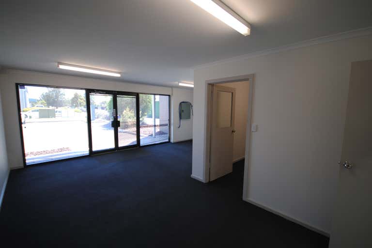 Unit 4, 2-4 Endeavour Drive Port Adelaide SA 5015 - Image 3