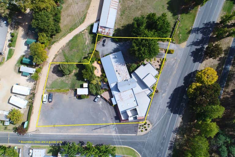 Ray's Ski Shop, 21 Myrtle Street Myrtleford VIC 3737 - Image 3