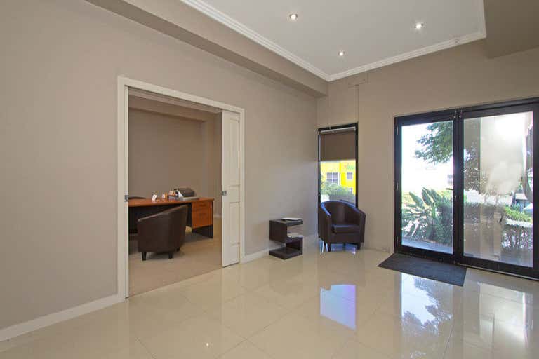 3/20 Dover Drive Burleigh Heads QLD 4220 - Image 2