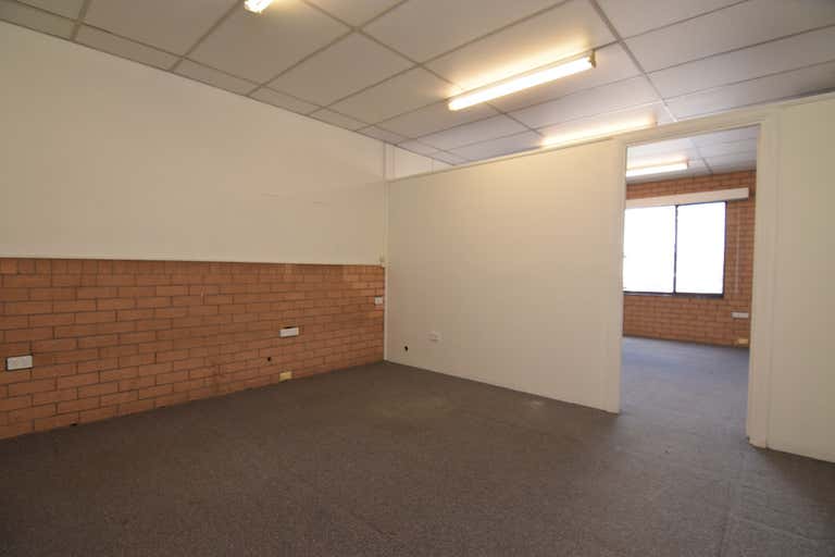 3/229 Russell Street Bathurst NSW 2795 - Image 2