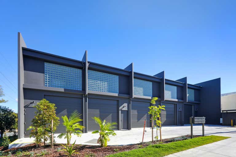 2/5 Anne Street Southport QLD 4215 - Image 1