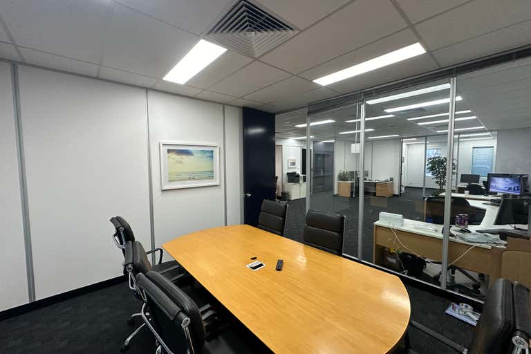 J93 - 21 Hall St Port Melbourne VIC 3207 - Image 4