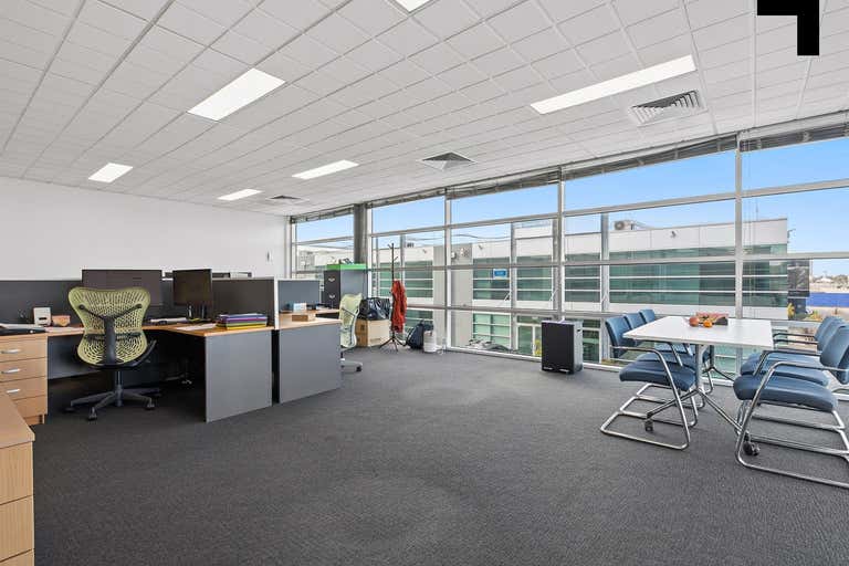 8/3 Westside Avenue Port Melbourne VIC 3207 - Image 4