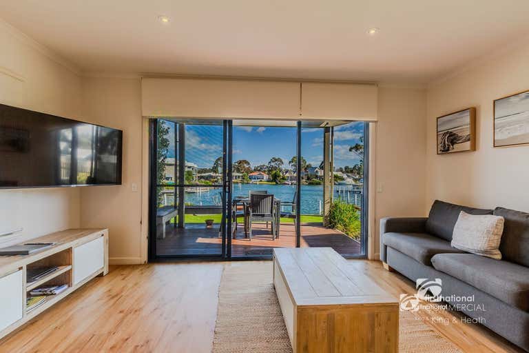 Captains Cove Waterfront Apartments, 19 Mitchell Street Paynesville VIC 3880 - Image 4