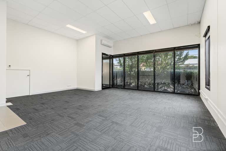 4/167 Hyde Street Yarraville VIC 3013 - Image 2