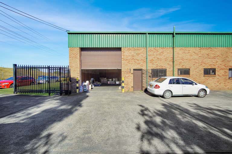 1/32 Investigator Drive Unanderra NSW 2526 - Image 2