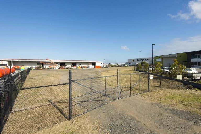 22 Silverton Court Paget QLD 4740 - Image 2