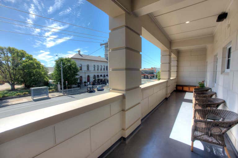 Bank Apartment, 197a Hare Street Echuca VIC 3564 - Image 3