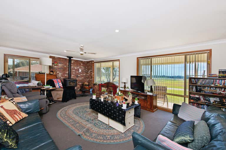 7 Racewyn Close Port Macquarie NSW 2444 - Image 4