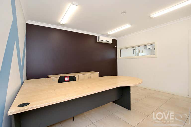 2/10 Lawn Court Craigieburn VIC 3064 - Image 2