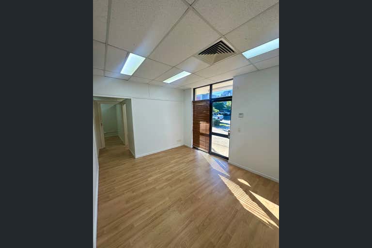 4/18 Pickwick Street Cannon Hill QLD 4170 - Image 2