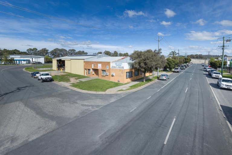 918 Calimo Street North Albury NSW 2640 - Image 3