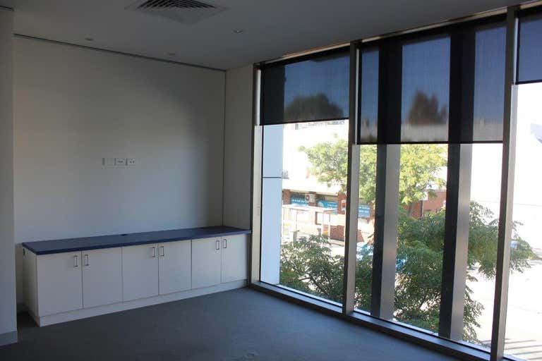 120/3 Male Street Brighton VIC 3186 - Image 4