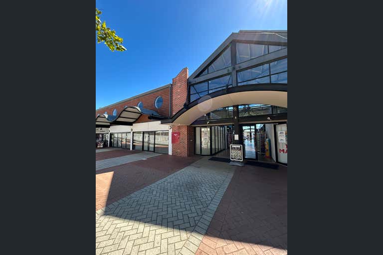 Dolphin Quay, 4 Zephyr Mews Mandurah WA 6210 - Image 1