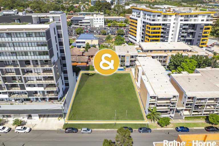 11/13 King Street Campbelltown NSW 2560 - Image 1