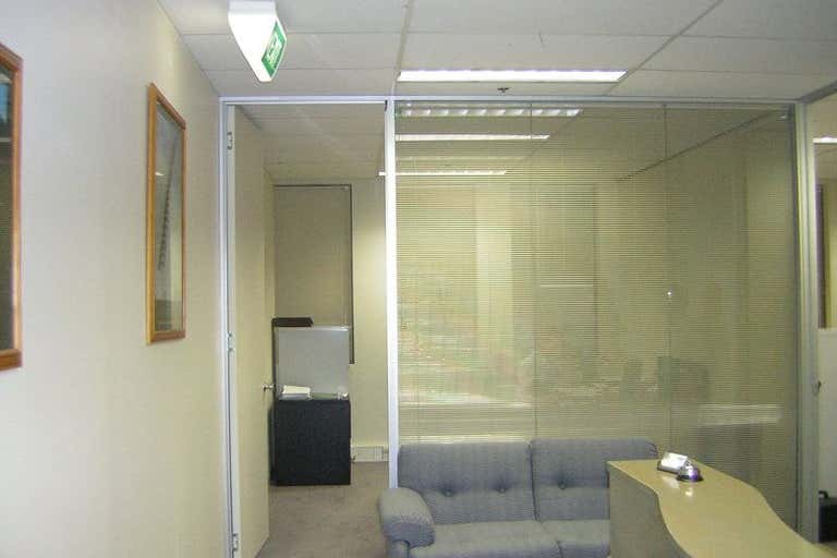 2/85 Queen Street Melbourne VIC 3000 - Image 2