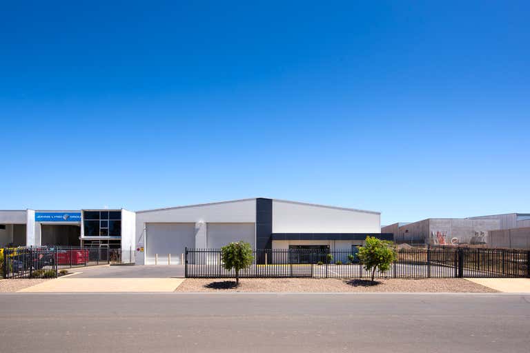 12 Trantara Court East Bendigo VIC 3550 - Image 2