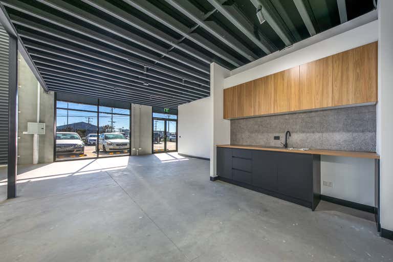 4/4 Amherst Drive Truganina VIC 3029 - Image 4