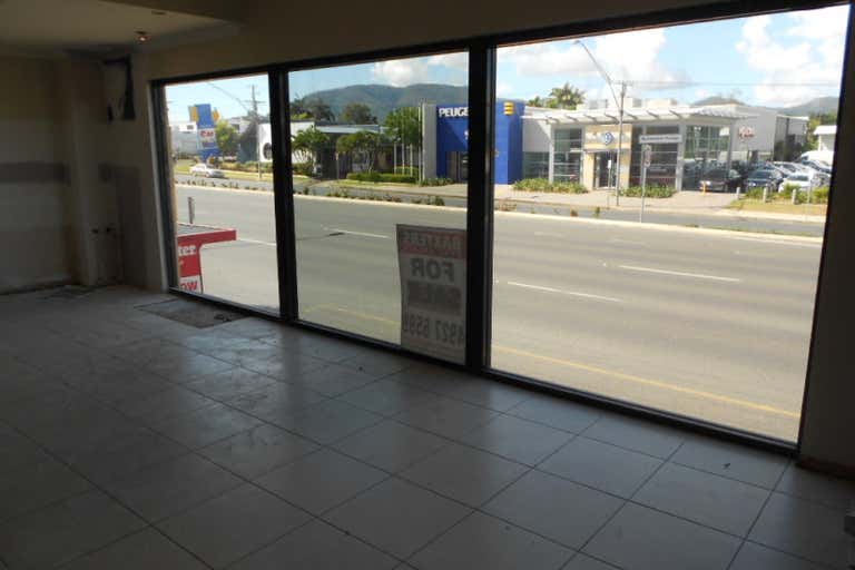 The Business Centre, 111 Musgrave Street Berserker QLD 4701 - Image 3