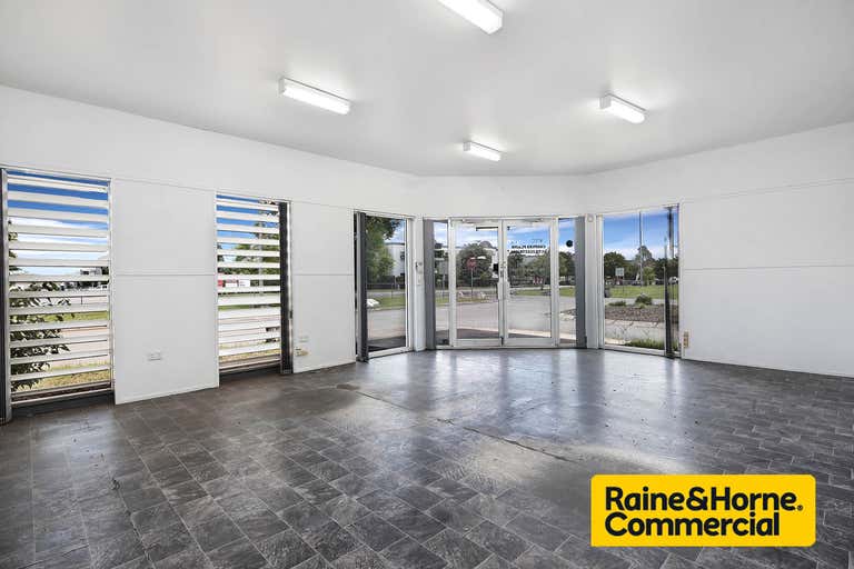 633 Lores Bonney Drive Archerfield QLD 4108 - Image 2