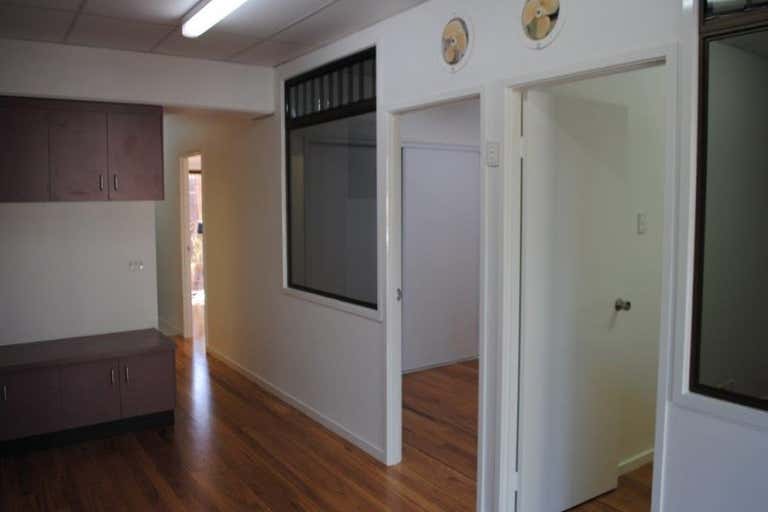 Unit 1/24 Vanessa Blvd Springwood QLD 4127 - Image 3