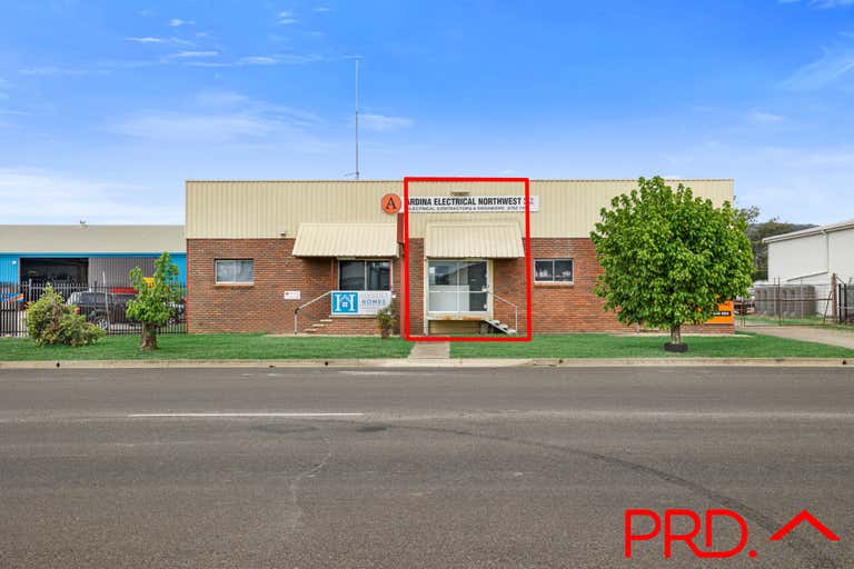 2/8 Denison Street Tamworth NSW 2340 - Image 2