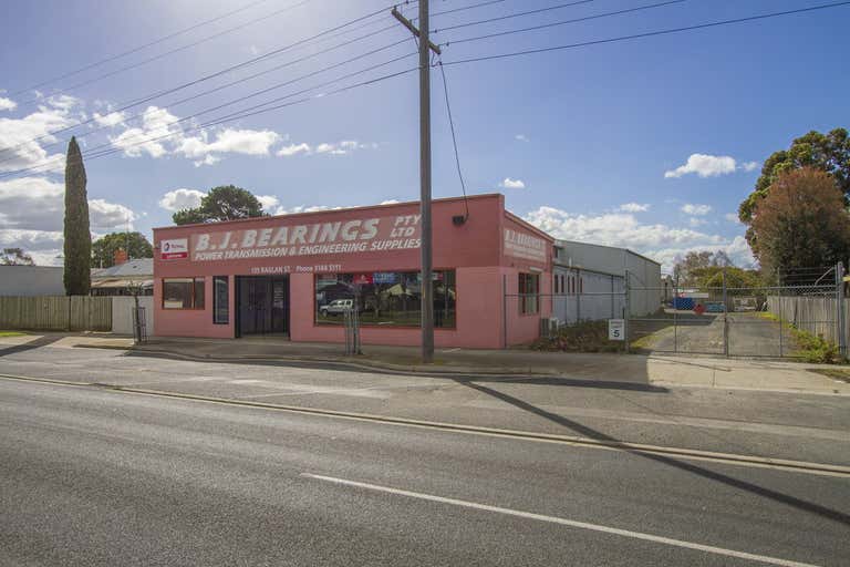 135-143 Raglan Street Sale VIC 3850 - Image 1