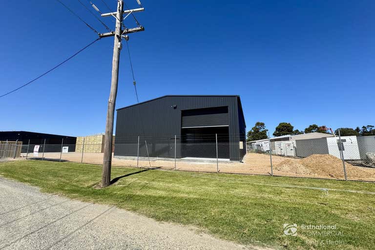 10C Peart Street Bairnsdale VIC 3875 - Image 2