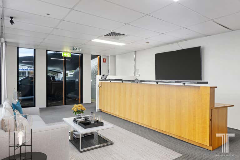 3/42 Cavendish Road Coorparoo QLD 4151 - Image 2