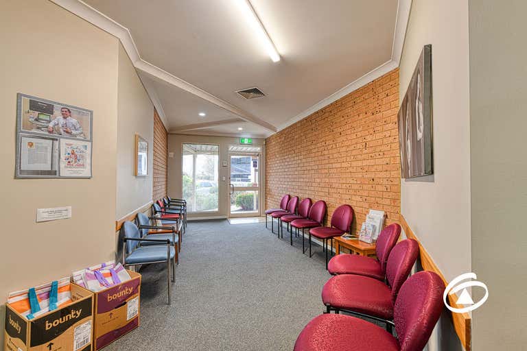 2/6-8 Langmore Lane Berwick VIC 3806 - Image 2