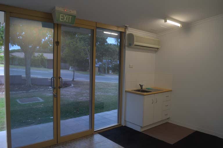 7/2 Universal Street Pacific Pines QLD 4211 - Image 4