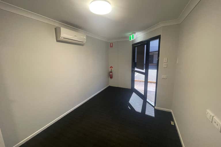 6B/24 Carroll Street Wilsonton QLD 4350 - Image 3