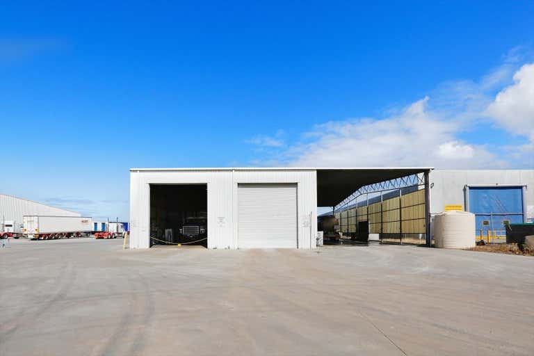 EXCEPTIONAL TRANSPORT HUB - INNER-WEST, 577 – 591 Somerville Road Sunshine West VIC 3020 - Image 4