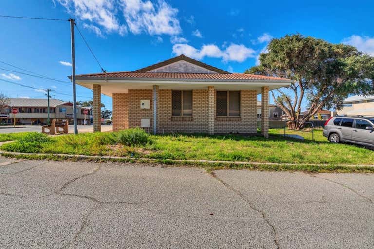 65 Penguin Road Rockingham WA 6168 - Image 2