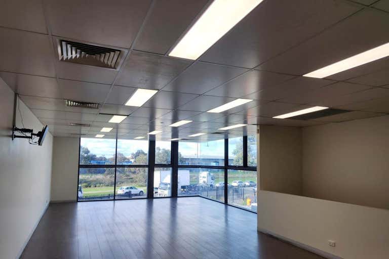 53 East Derrimut Crescent Derrimut VIC 3026 - Image 4